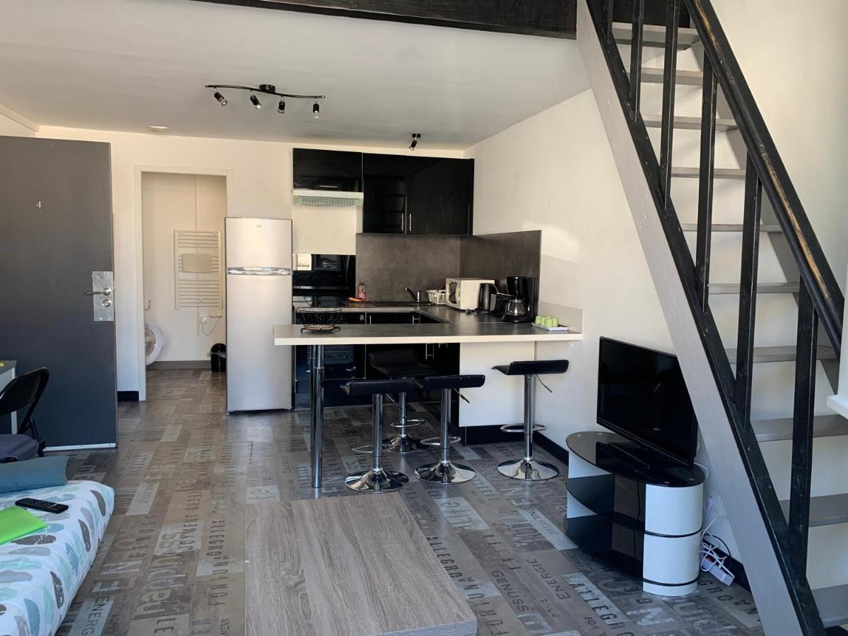 Appartement Tout Confort En Mezzanine A 20Mn A Pied Du Centre-Ville Avec Tv Et Wifi La Rochelle  Ngoại thất bức ảnh
